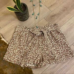 Worn once! Leopard print hi waisted shorts 🤩